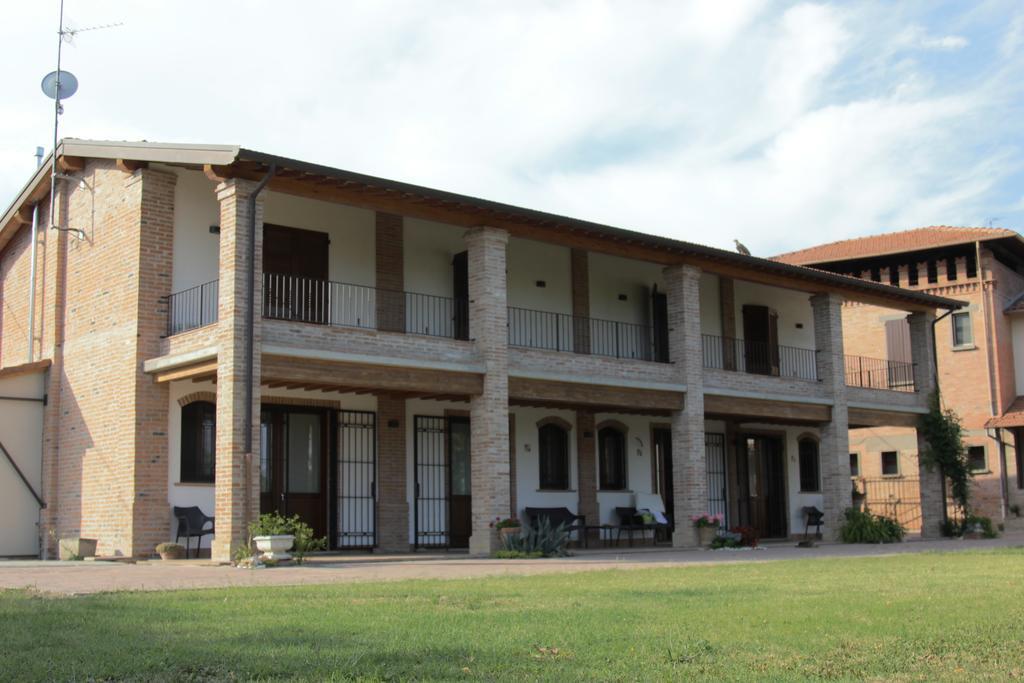 Il Ghiandolino Villa Imola Bagian luar foto
